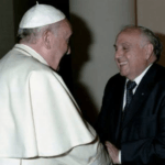 Calos Custer junto al papa Francisco - Enrique Shaw